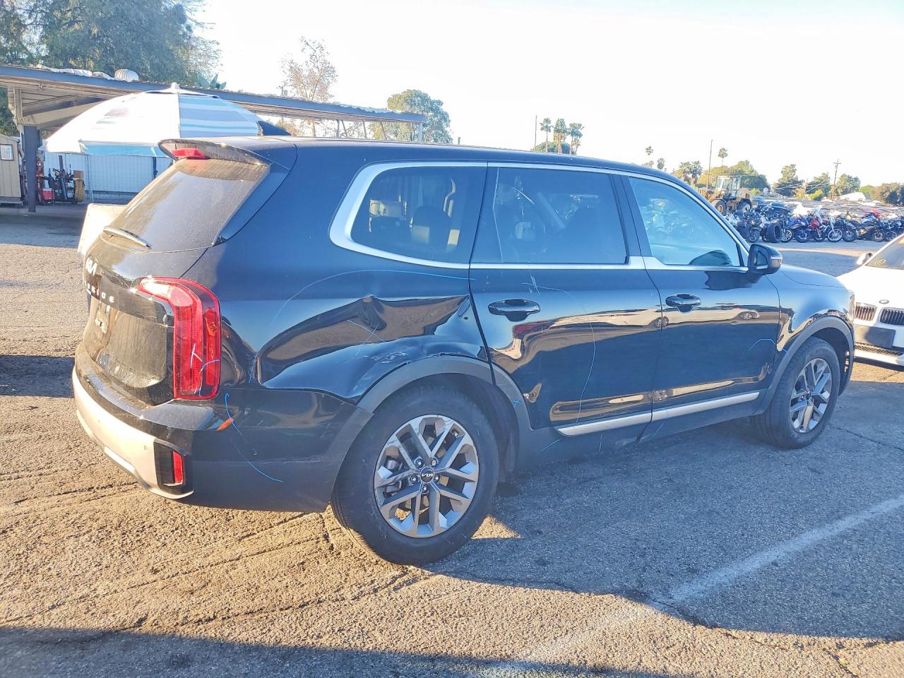 2025 KIA TELLURIDE LX photo 3