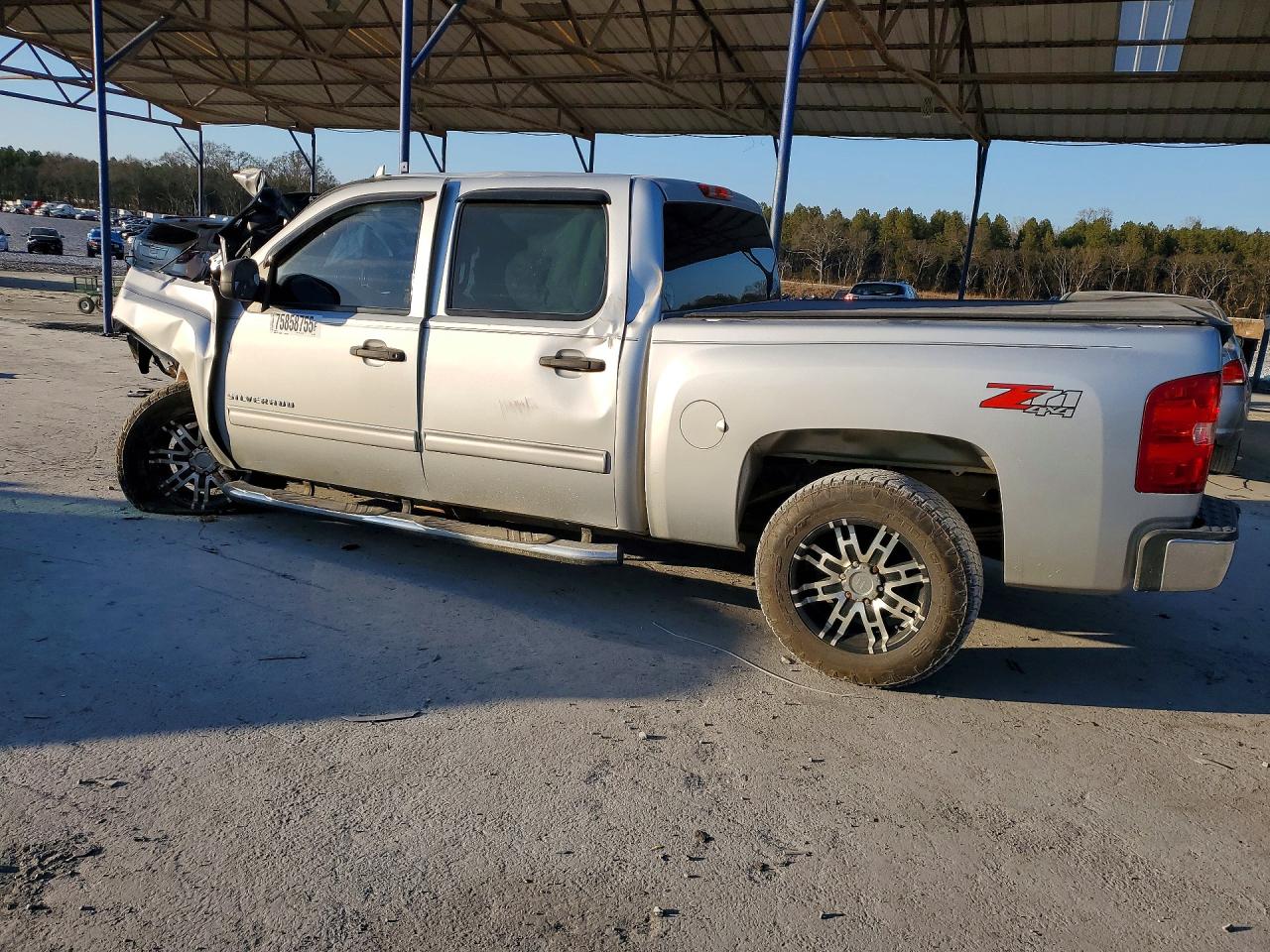 2013 CHEVROLET SILVERADO K1500 LT photo 2