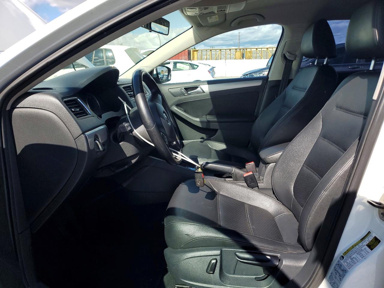 2014 VOLKSWAGEN JETTA SE photo 13