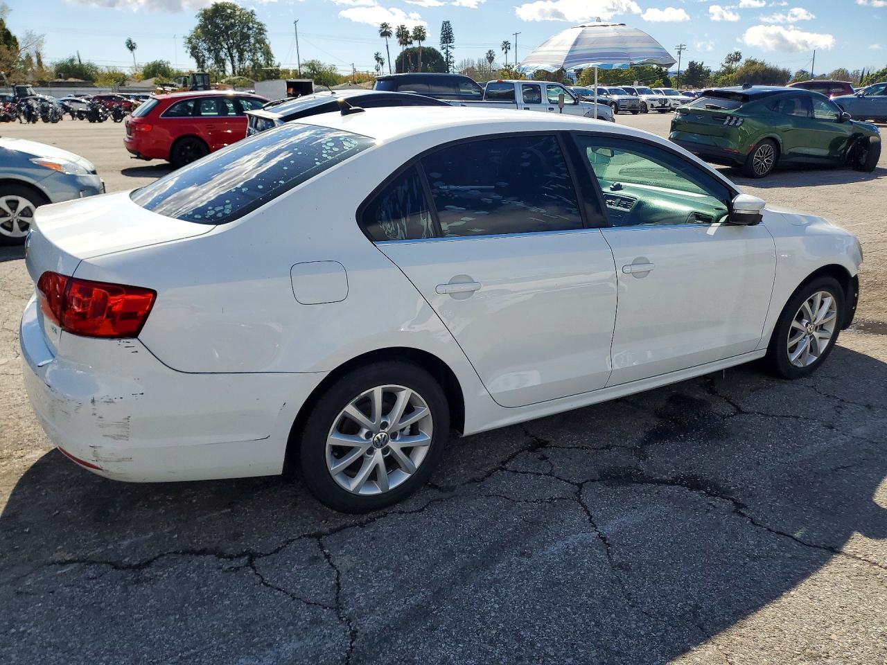 2014 VOLKSWAGEN JETTA SE photo 5