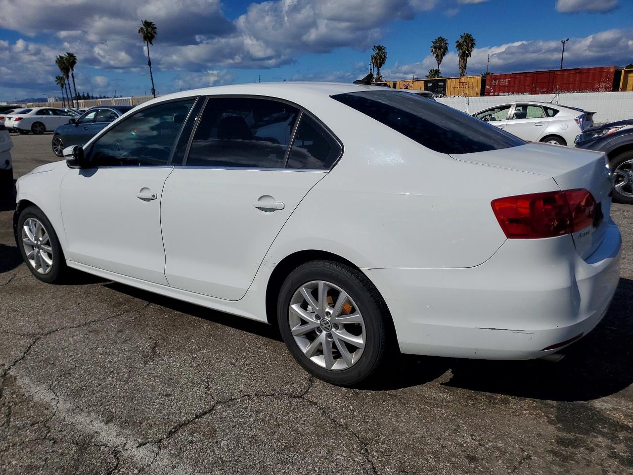 2014 VOLKSWAGEN JETTA SE photo 3