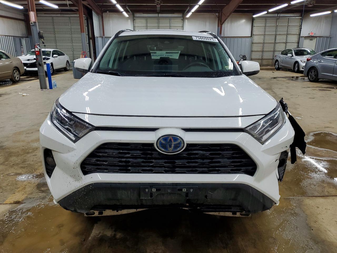 2021 TOYOTA RAV4 XLE photo 13