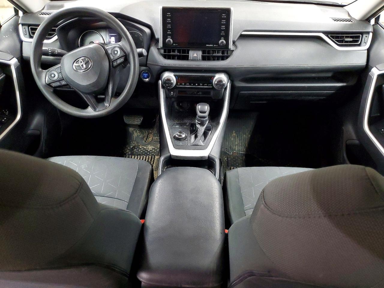 2021 TOYOTA RAV4 XLE photo 22