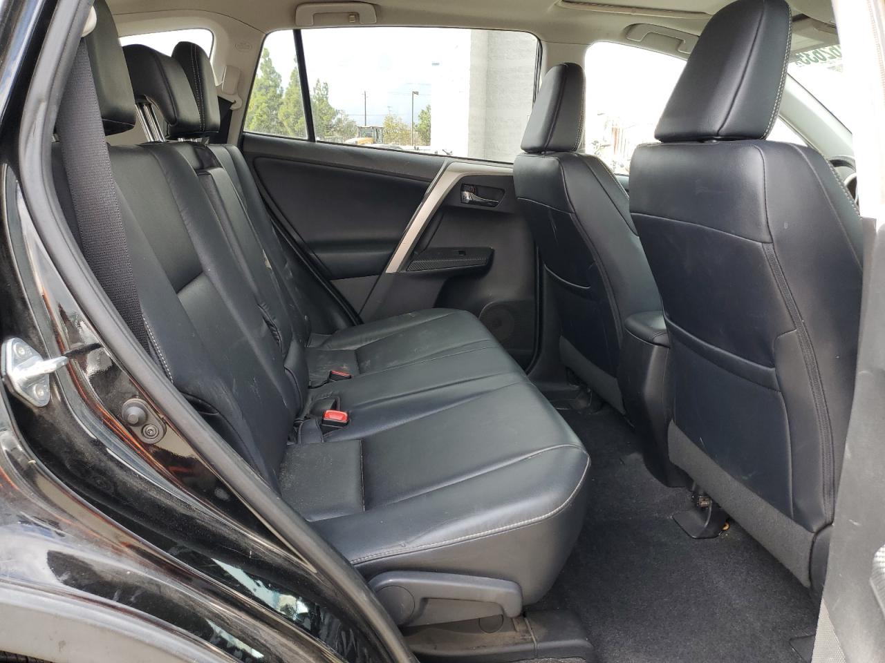 2015 TOYOTA RAV4 LIMITED photo 28