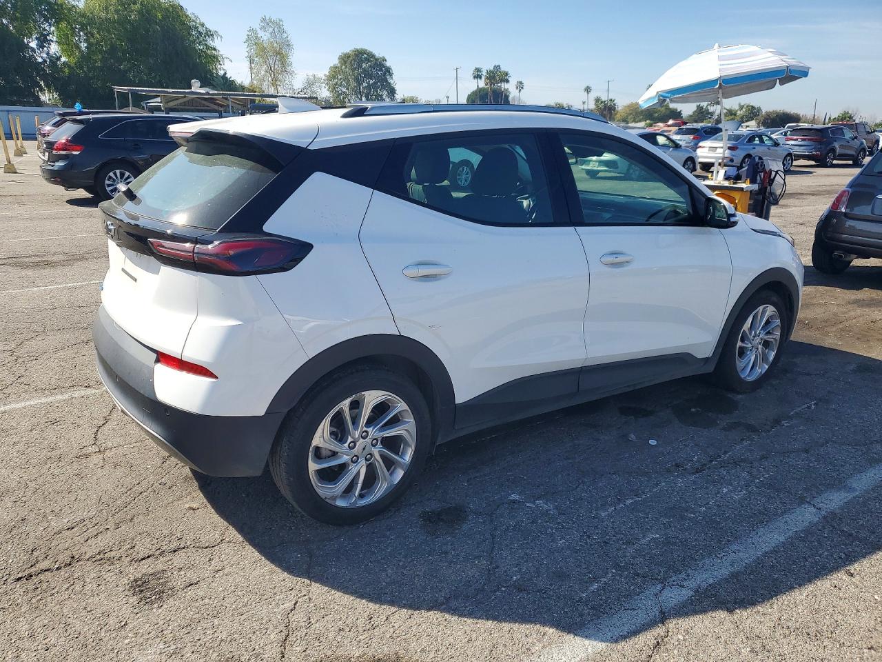 2023 CHEVROLET BOLT EUV LT photo 5