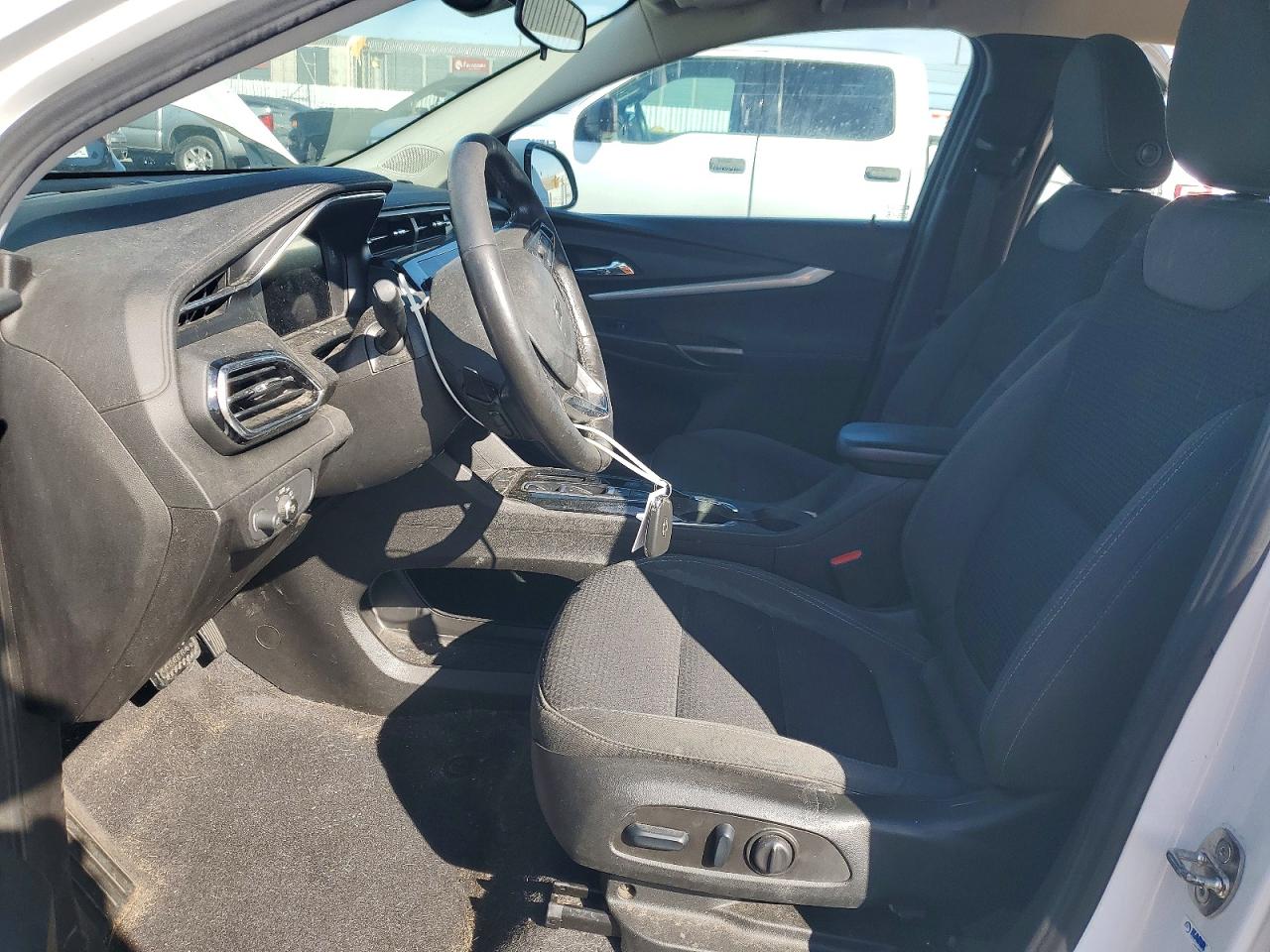 2023 CHEVROLET BOLT EUV LT photo 13