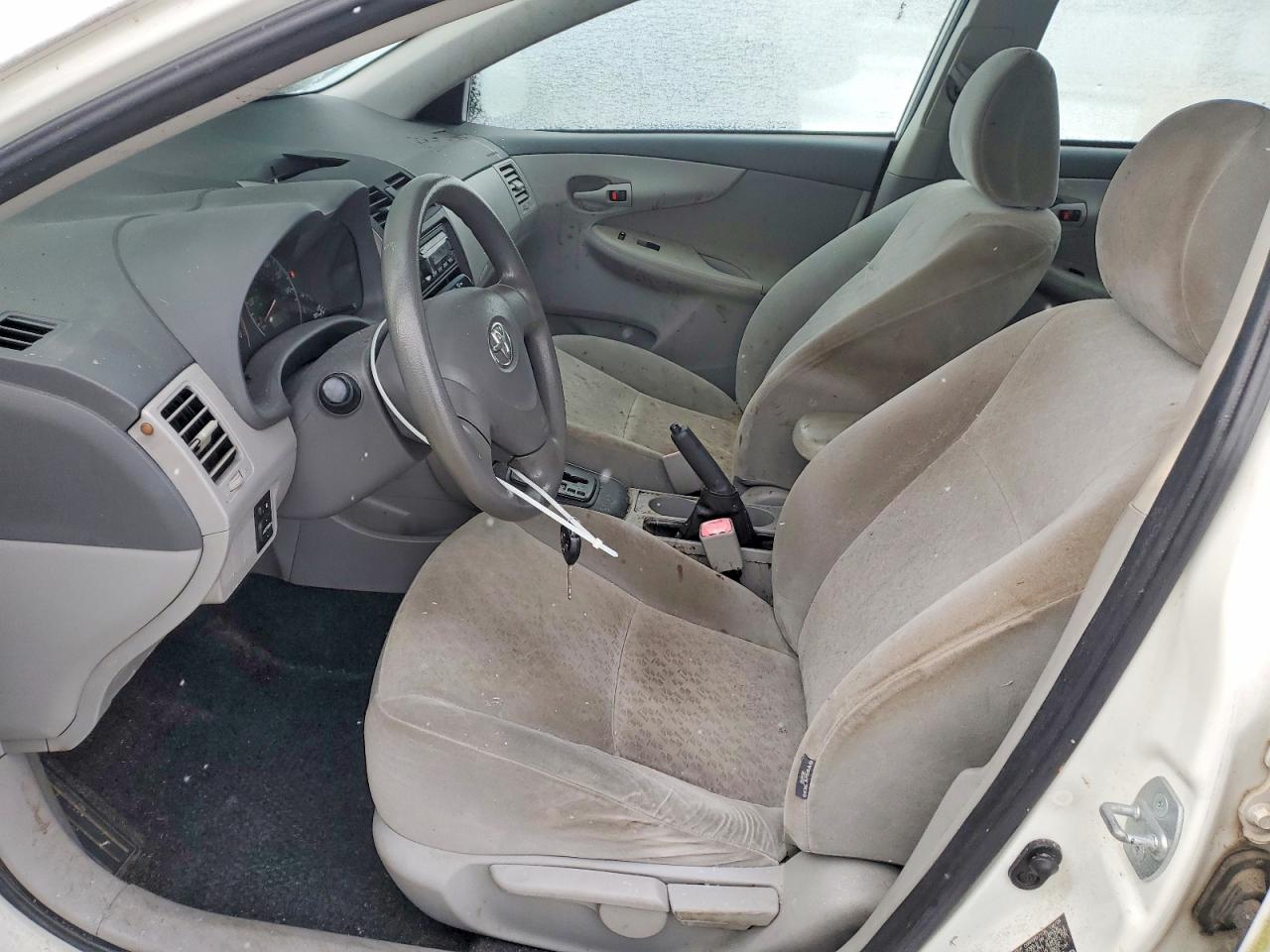 2009 TOYOTA COROLLA LE photo 7