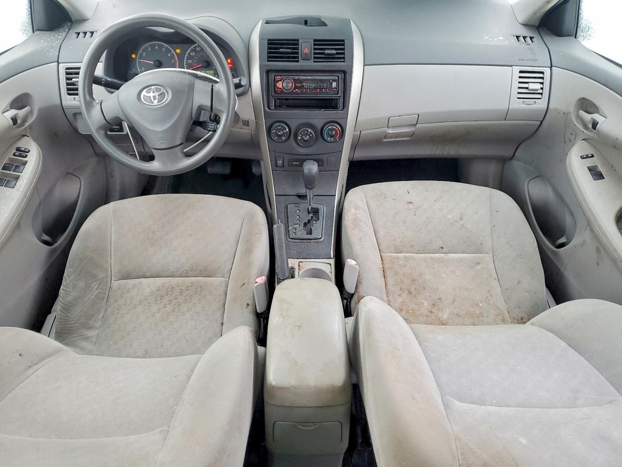 2009 TOYOTA COROLLA LE photo 8