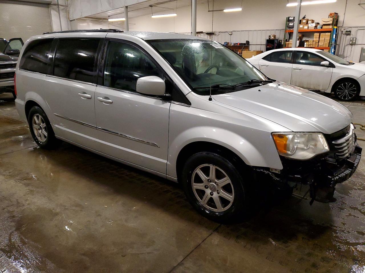 2012 CHRYSLER TOWN & COUNTRY TOURING photo 10