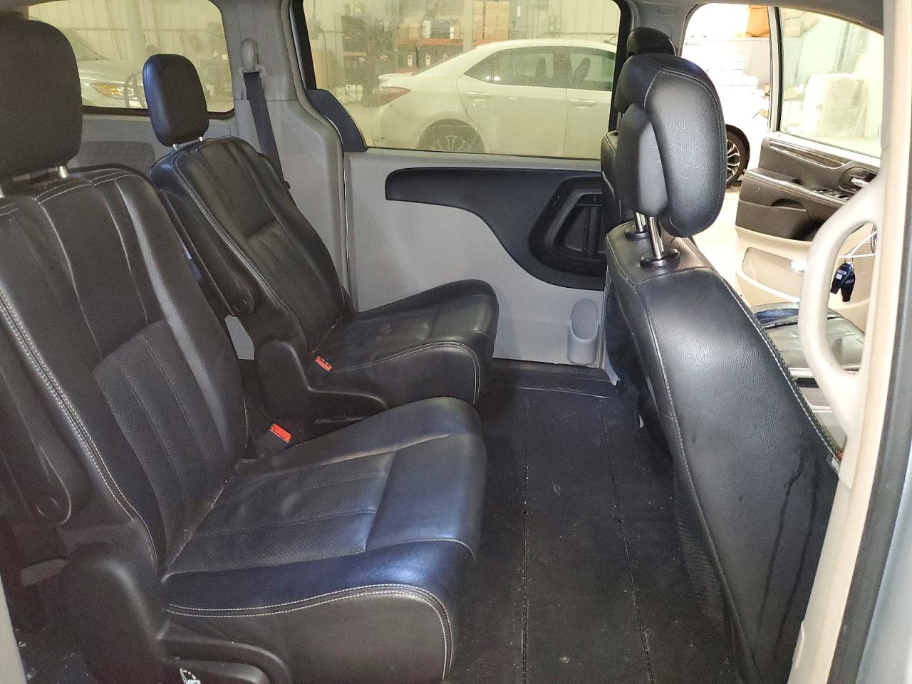 2012 CHRYSLER TOWN & COUNTRY TOURING photo 31