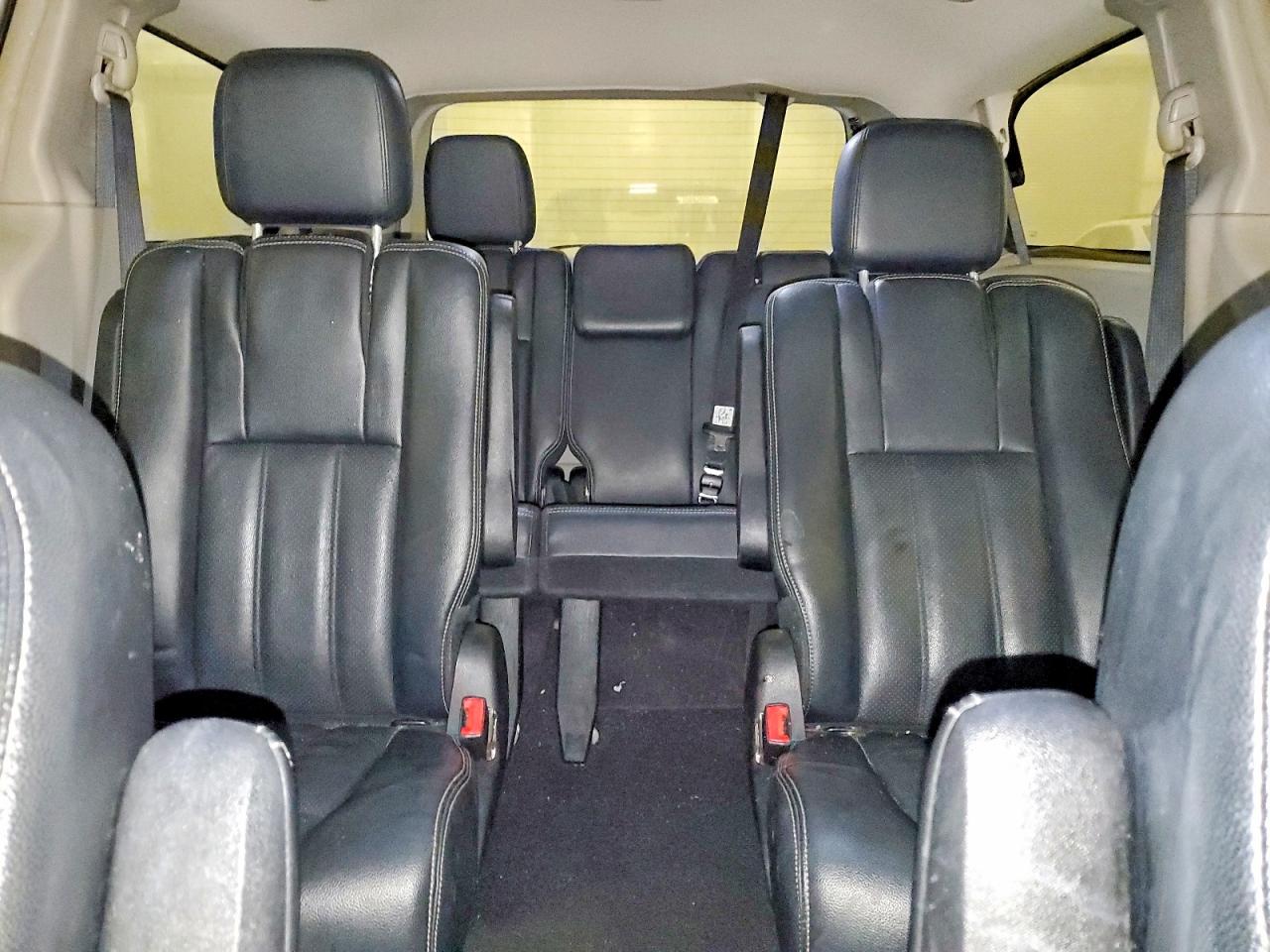2012 CHRYSLER TOWN & COUNTRY TOURING photo 28