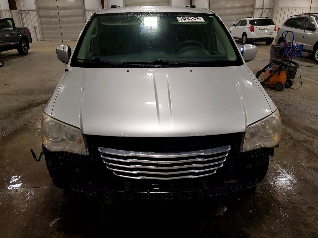 2012 CHRYSLER TOWN & COUNTRY TOURING photo 13