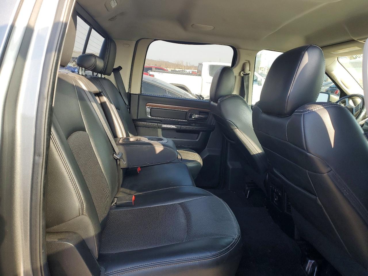 2013 RAM 1500 LARAMIE photo 28