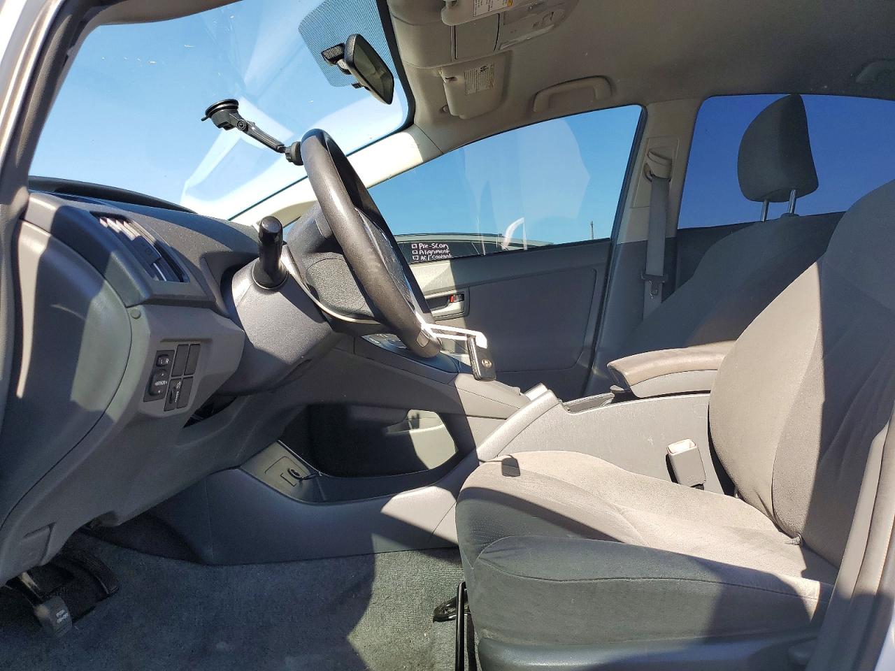 2011 TOYOTA PRIUS photo 7