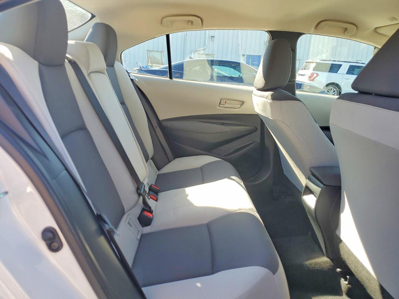 2025 TOYOTA COROLLA LE photo 28