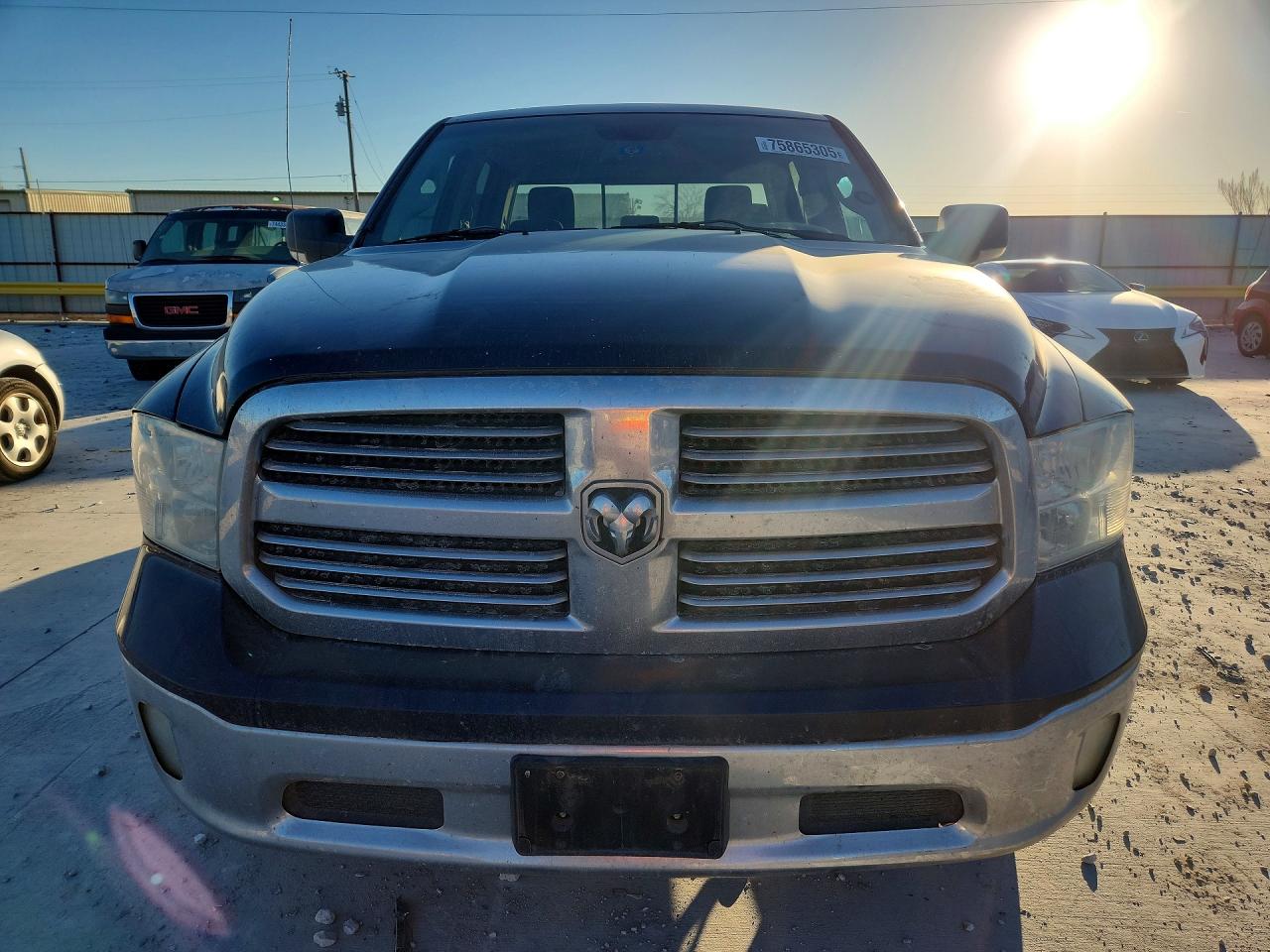 2014 RAM 1500 SLT photo 5