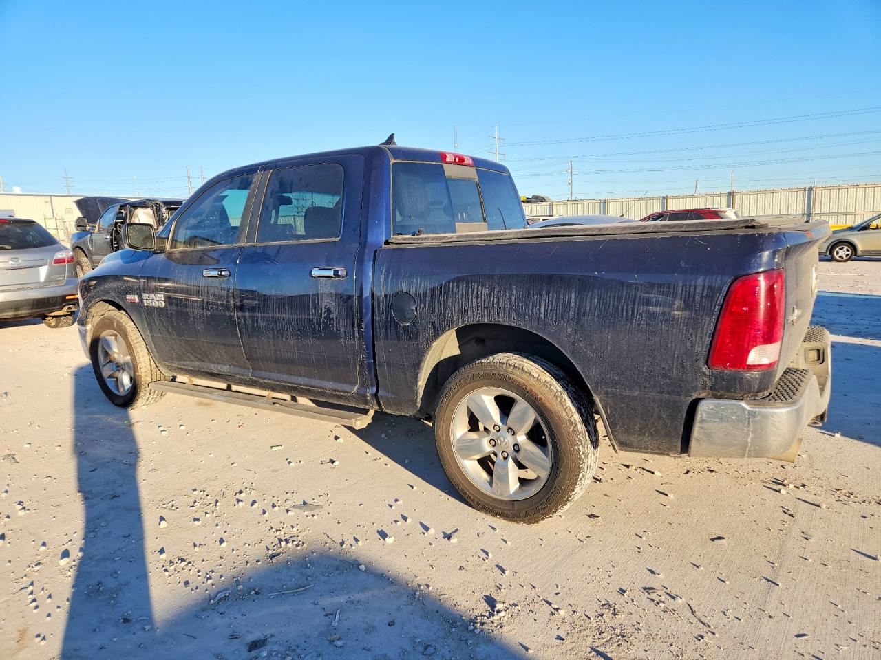 2014 RAM 1500 SLT photo 2