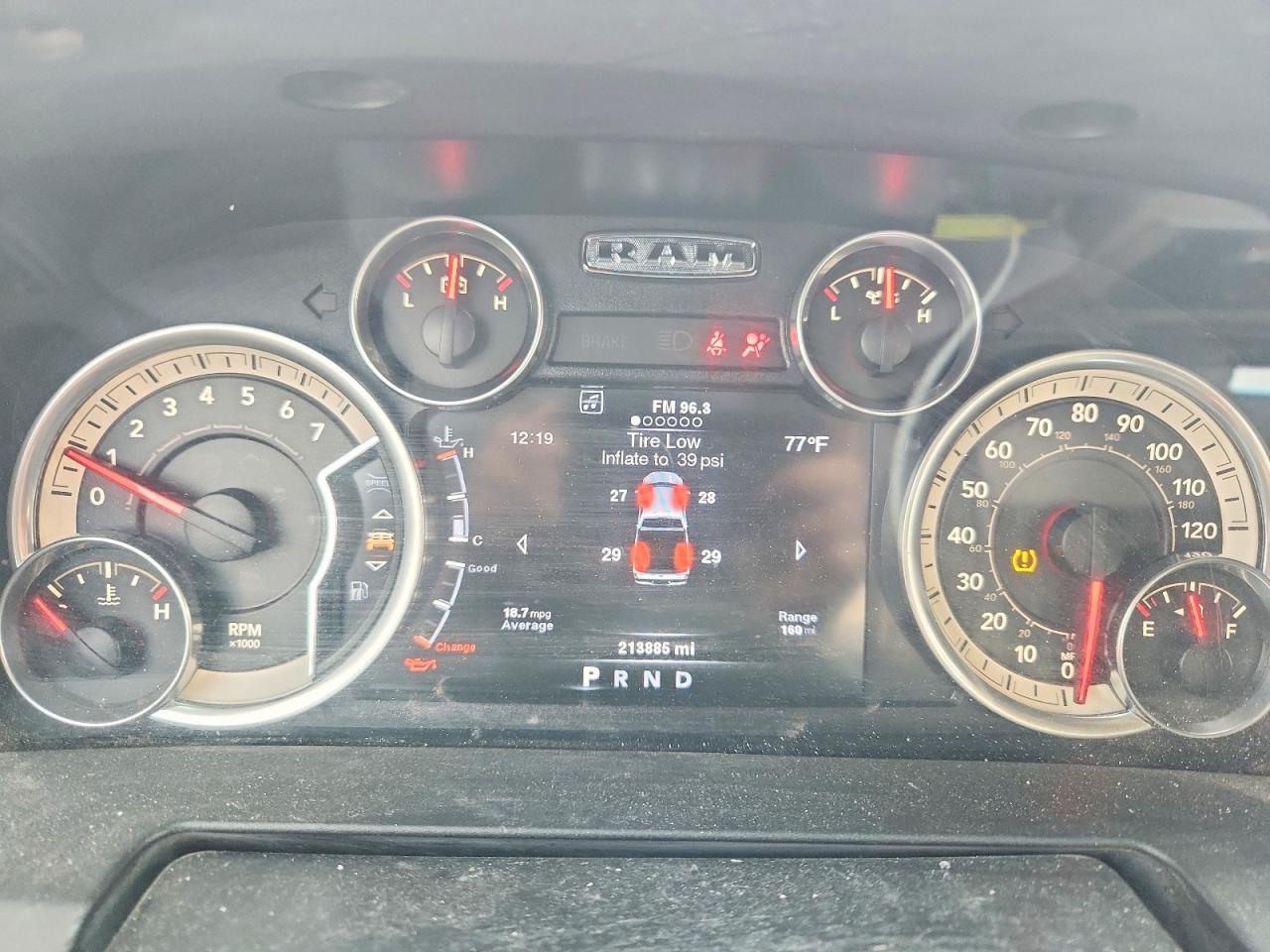 2014 RAM 1500 SLT photo 9