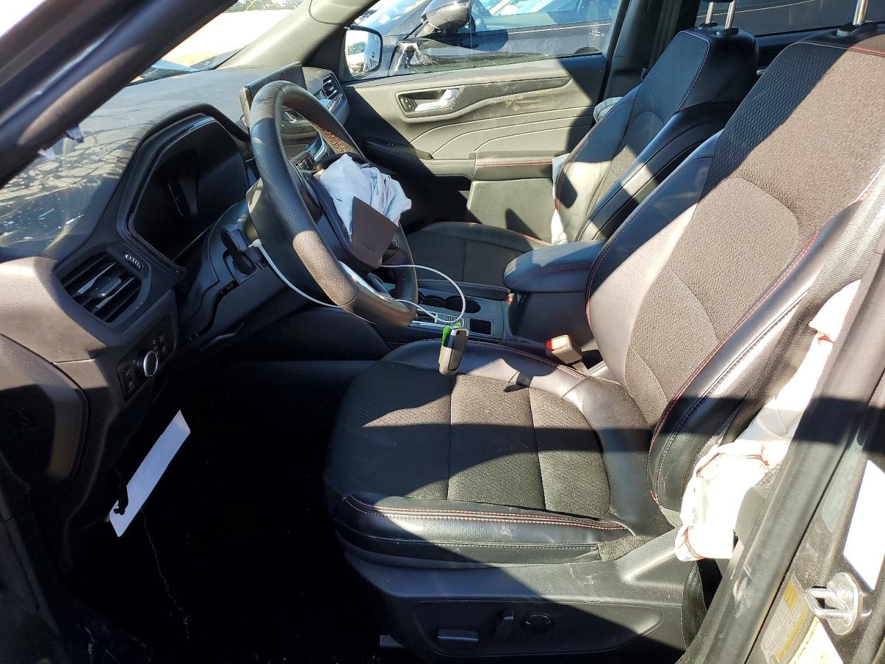 2025 FORD ESCAPE ST LINE photo 19