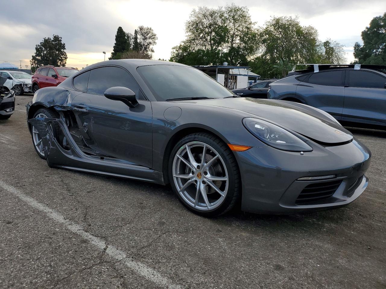 2024 PORSCHE CAYMAN BASE photo 10