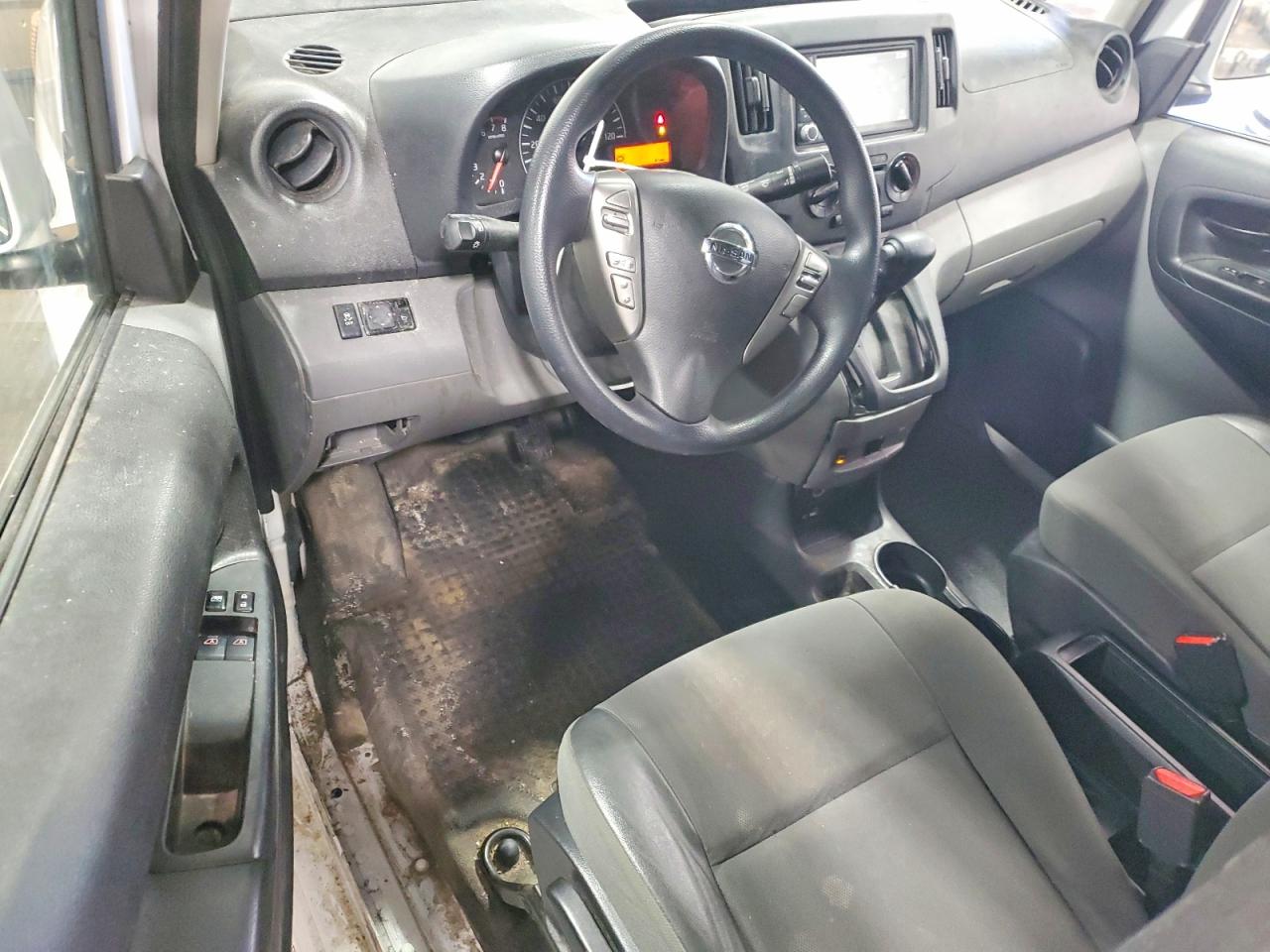 2021 NISSAN NV200 SV photo 15