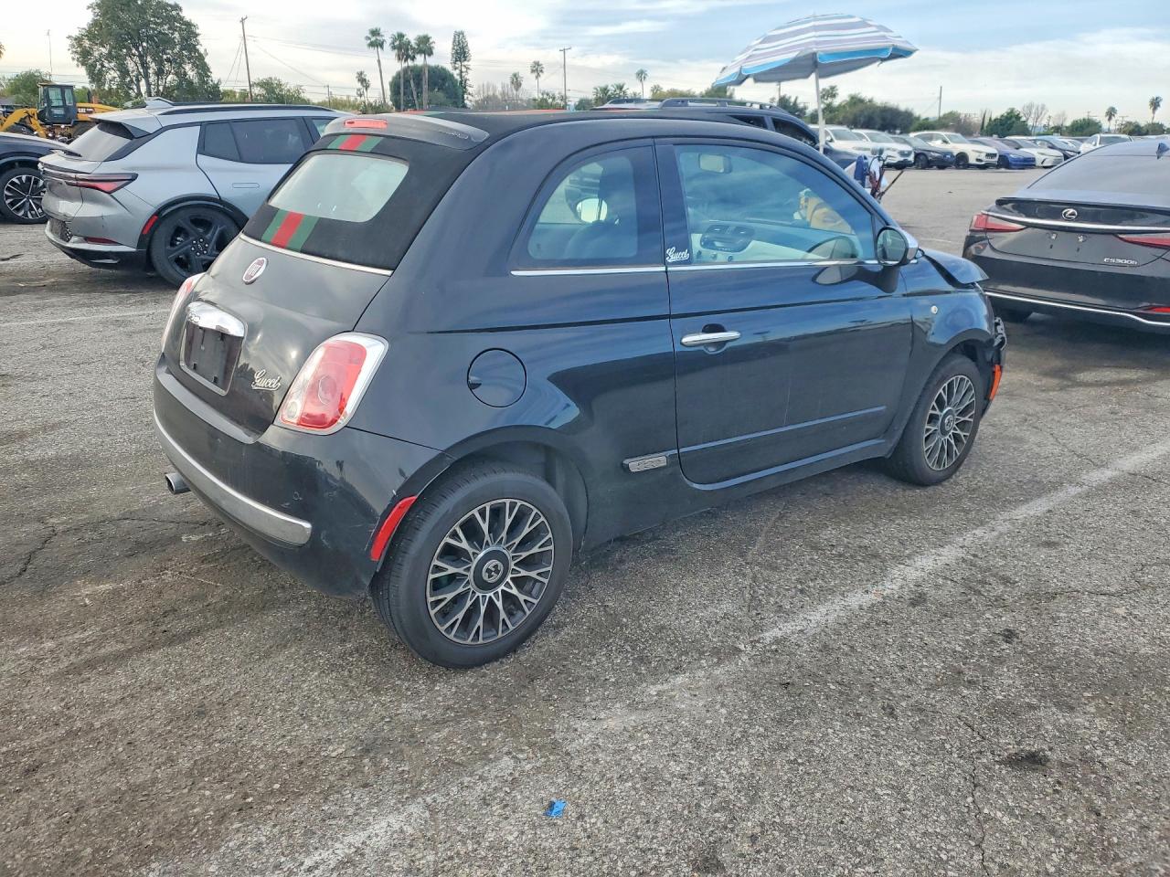 2012 FIAT 500 LOUNGE photo 3