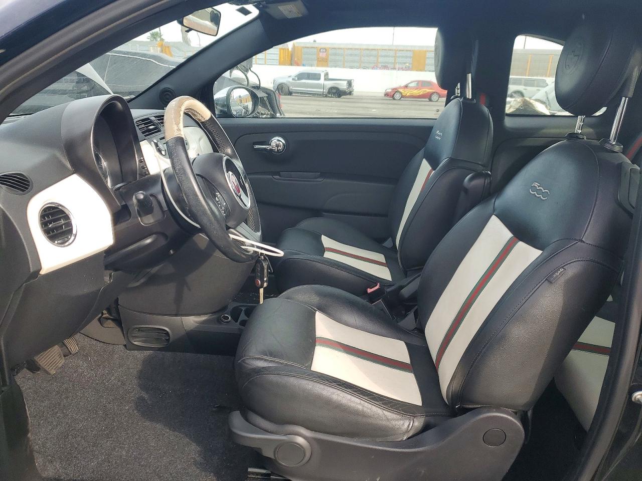 2012 FIAT 500 LOUNGE photo 7