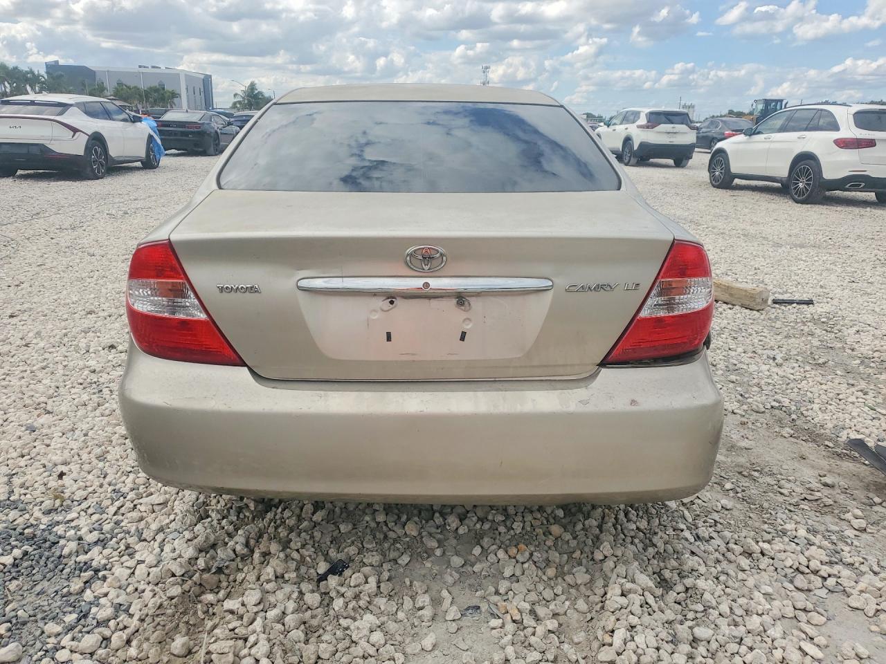 2003 TOYOTA CAMRY LE photo 16