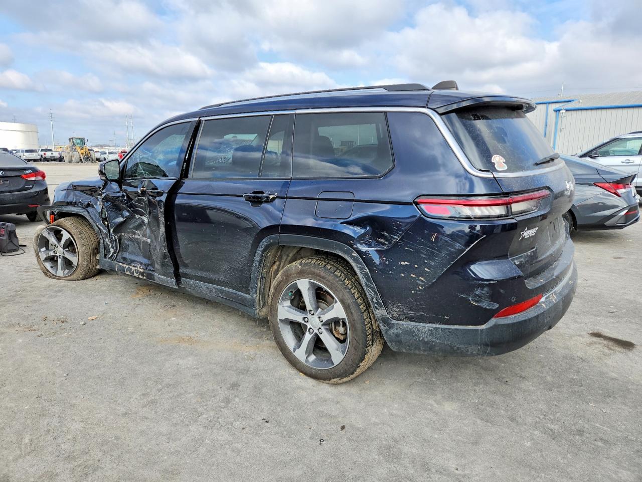 2023 JEEP GRAND CHEROKEE L LIMITED photo 4