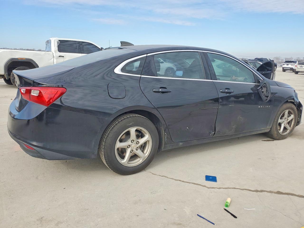 2017 CHEVROLET MALIBU LS photo 3