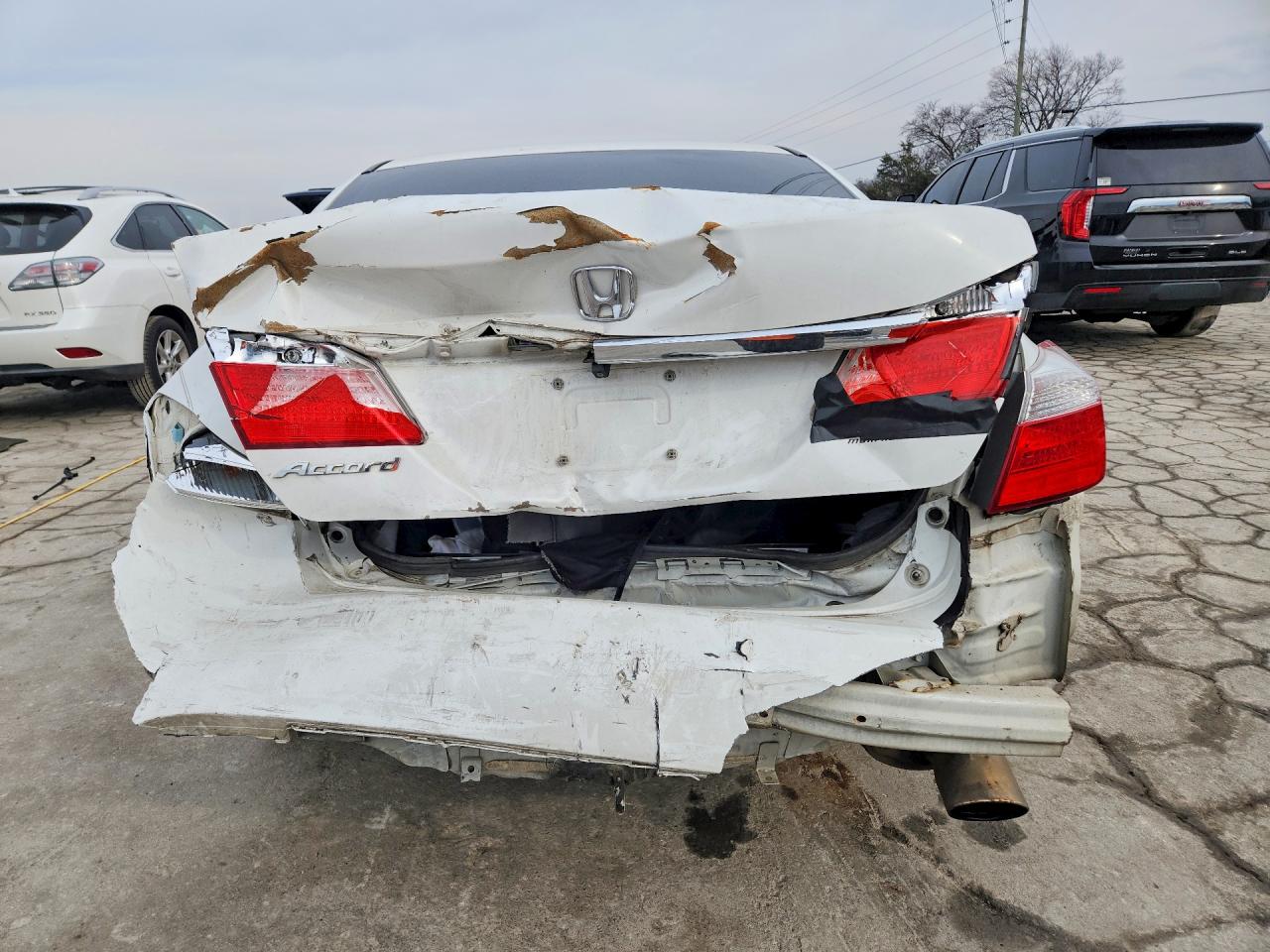 2015 HONDA ACCORD LX photo 16