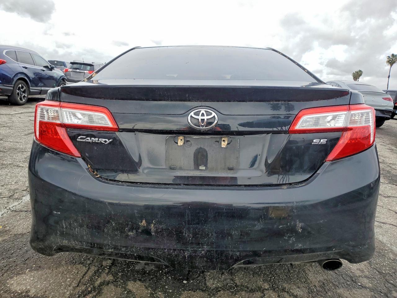 2013 TOYOTA CAMRY photo 6