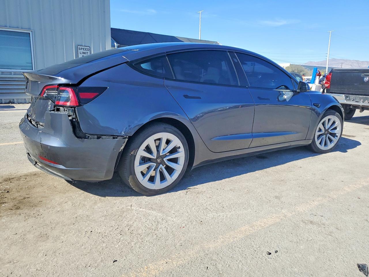 2022 TESLA MODEL 3 photo 5