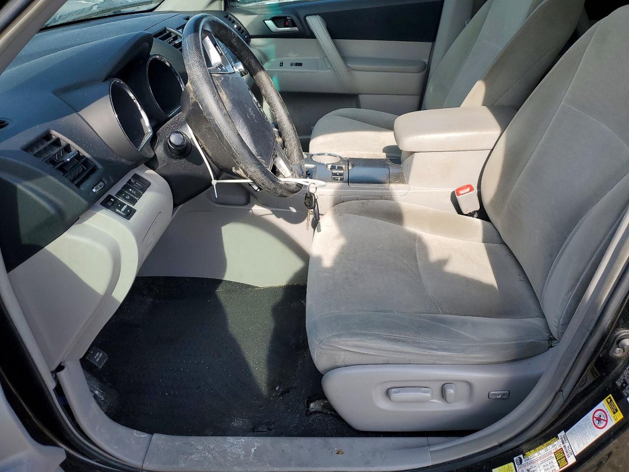 2012 TOYOTA HIGHLANDER BASE photo 7