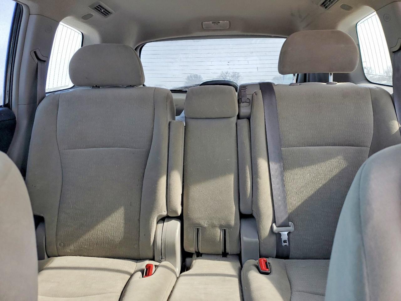 2012 TOYOTA HIGHLANDER BASE photo 10