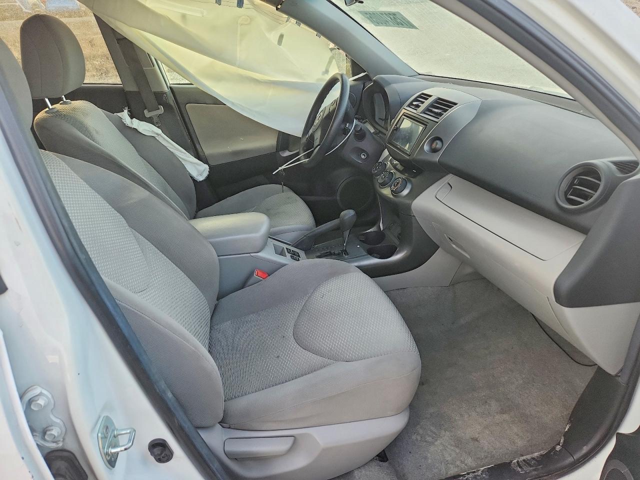 2012 TOYOTA RAV4 BASE photo 7