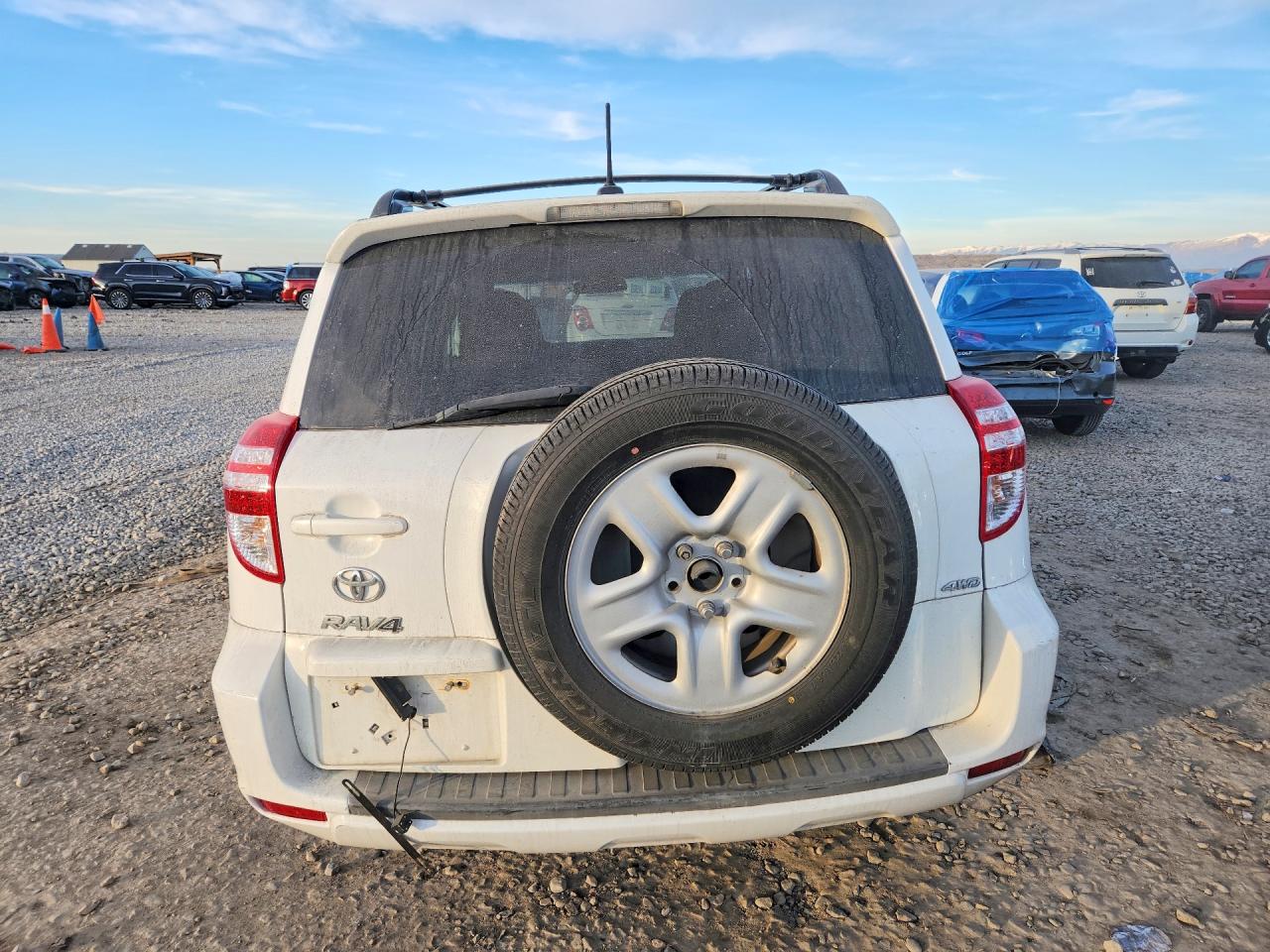 2012 TOYOTA RAV4 BASE photo 6