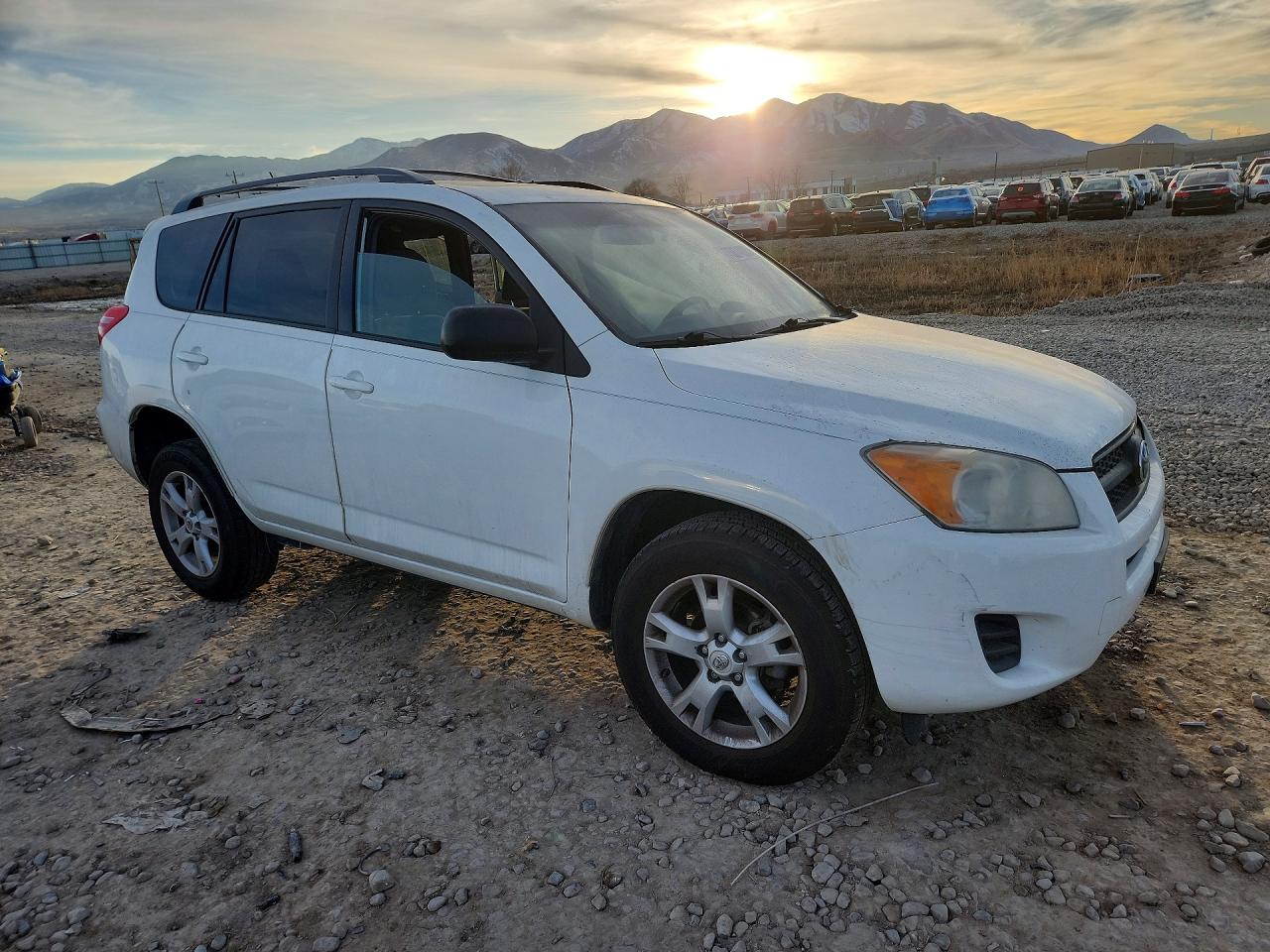 2012 TOYOTA RAV4 BASE photo 4
