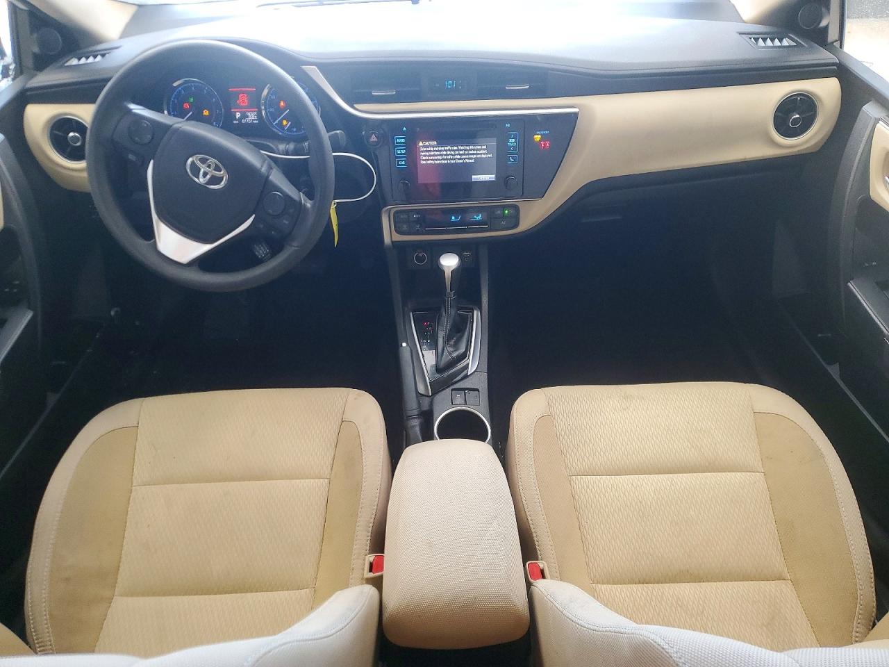 2018 TOYOTA COROLLA LE photo 8