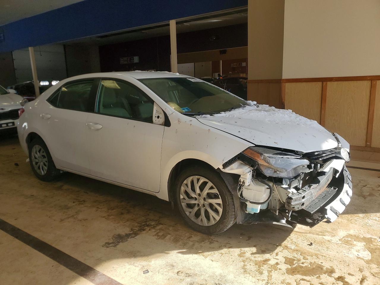 2018 TOYOTA COROLLA LE photo 4