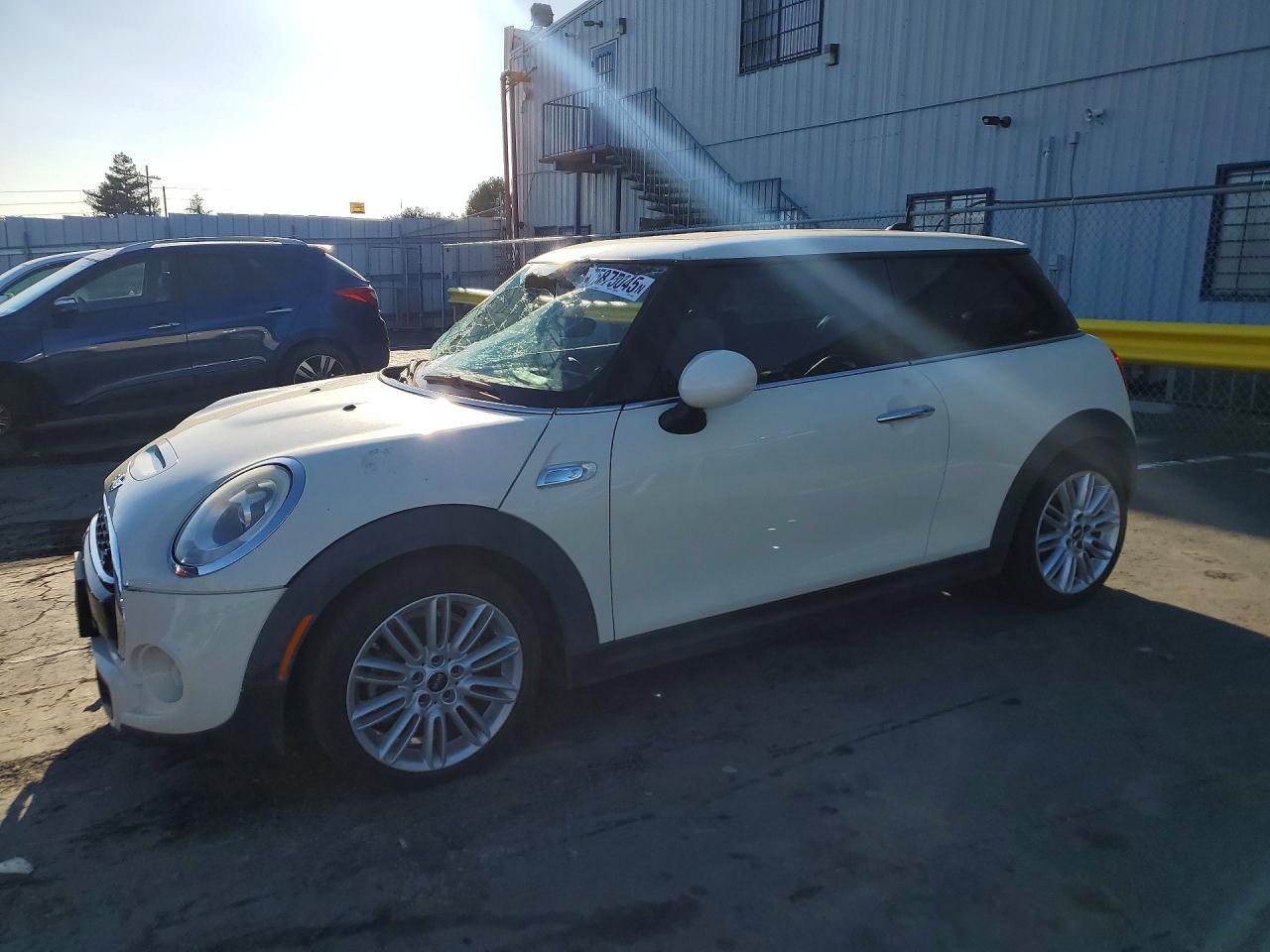 2017 MINI COOPER