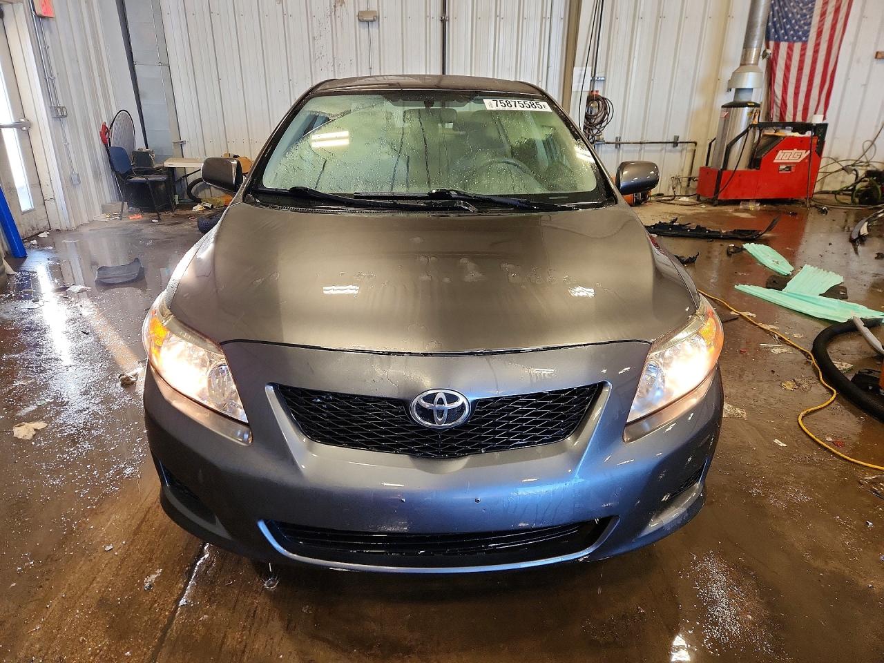 2010 TOYOTA COROLLA LE photo 5