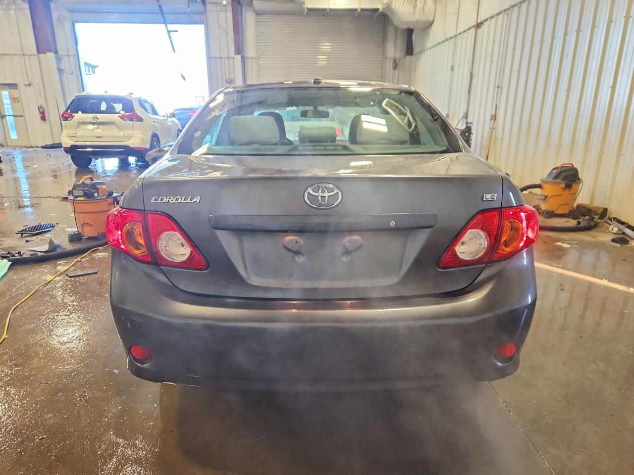 2010 TOYOTA COROLLA LE photo 6
