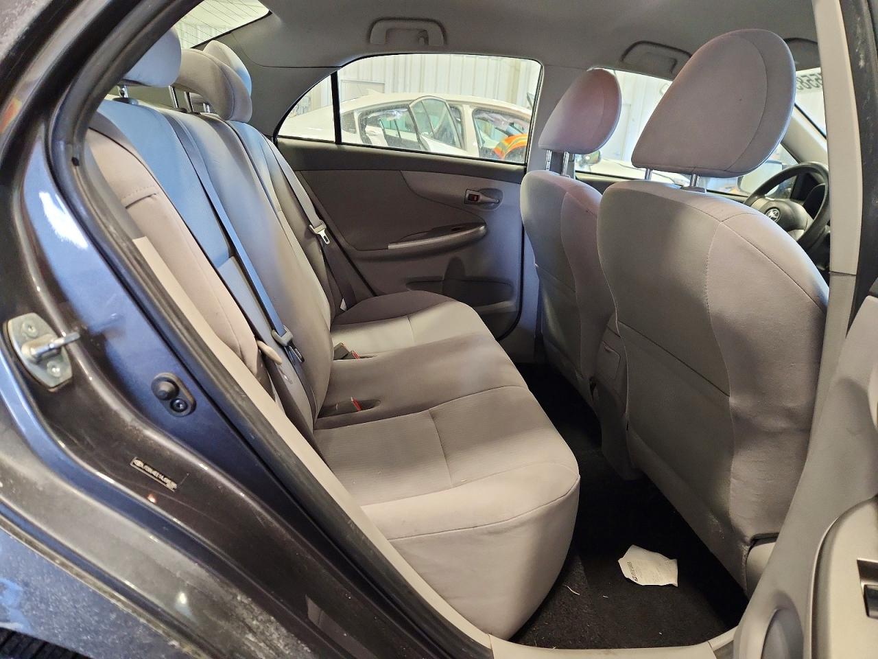 2010 TOYOTA COROLLA LE photo 10