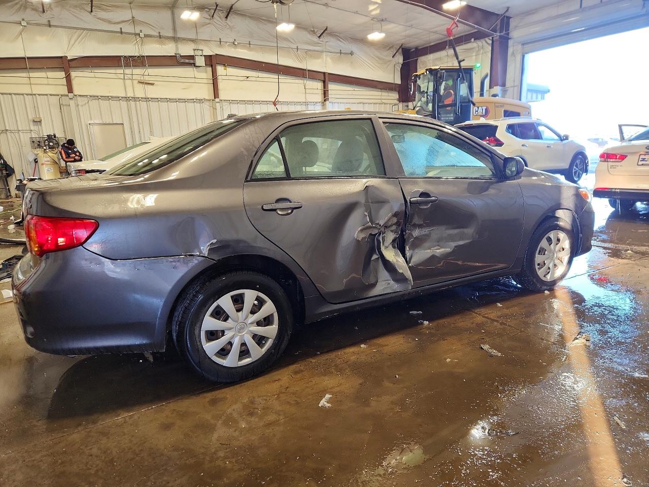 2010 TOYOTA COROLLA LE photo 3