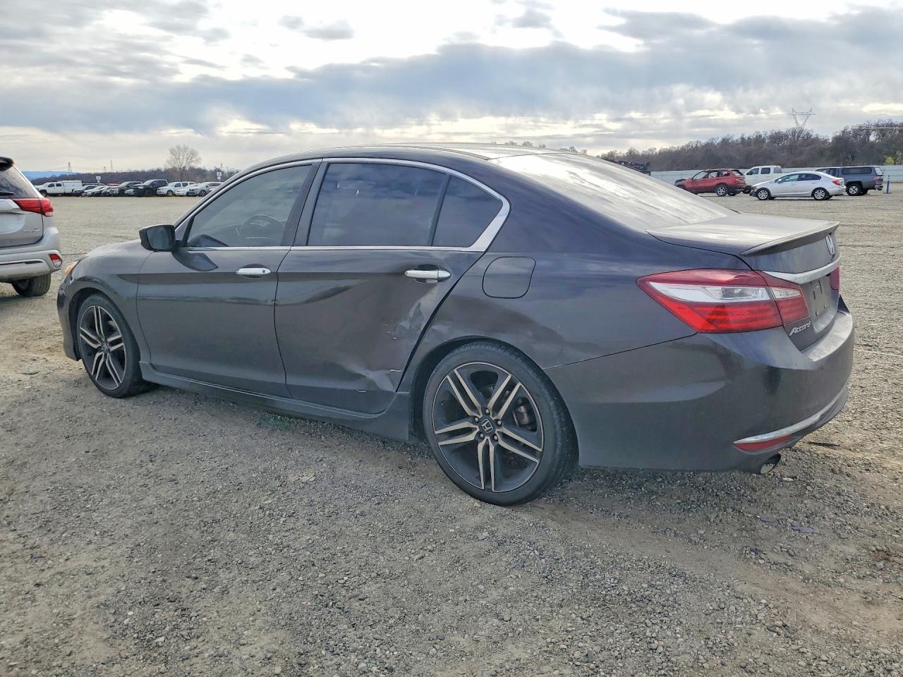 2017 HONDA ACCORD SPORT photo 2