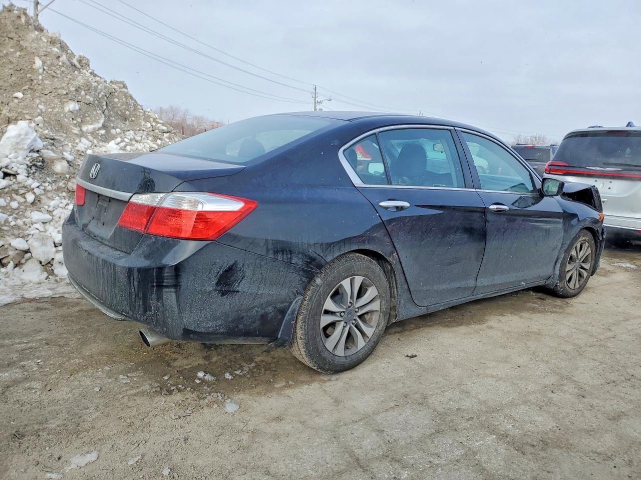 2015 HONDA ACCORD LX photo 5