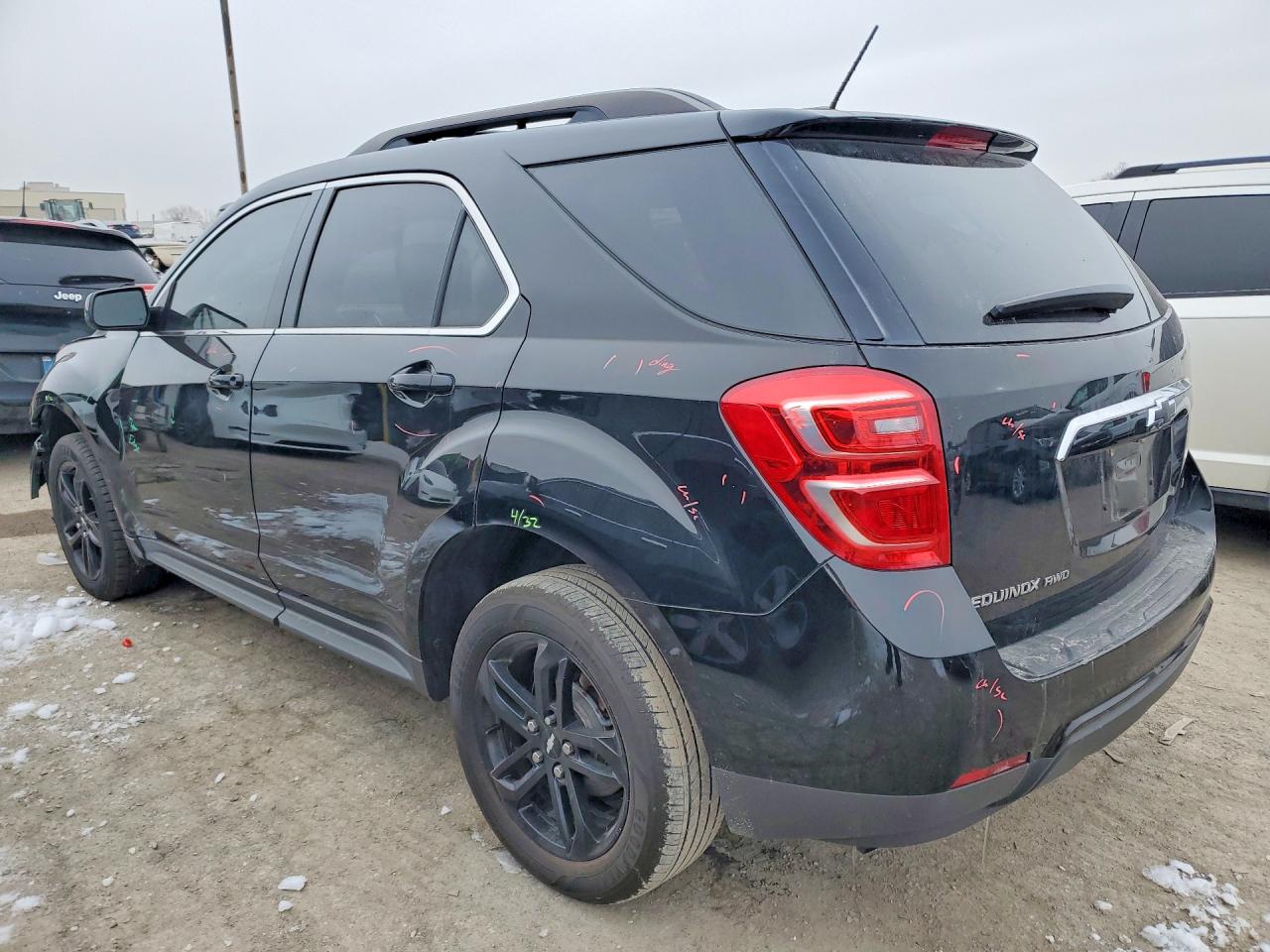 2017 CHEVROLET EQUINOX LT photo 3