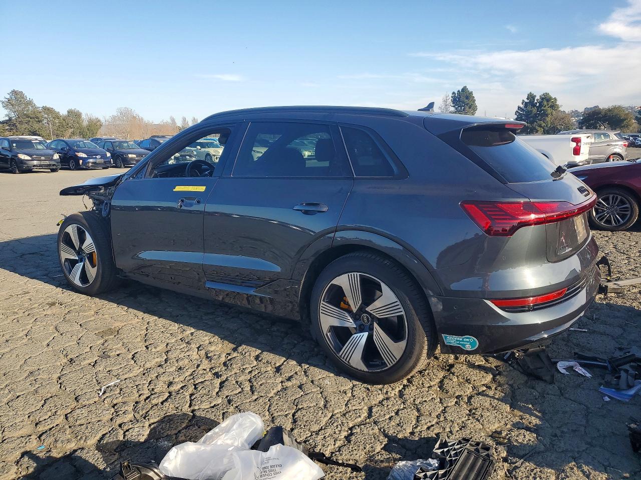 2023 AUDI E-TRON PREMIUM PLUS photo 3
