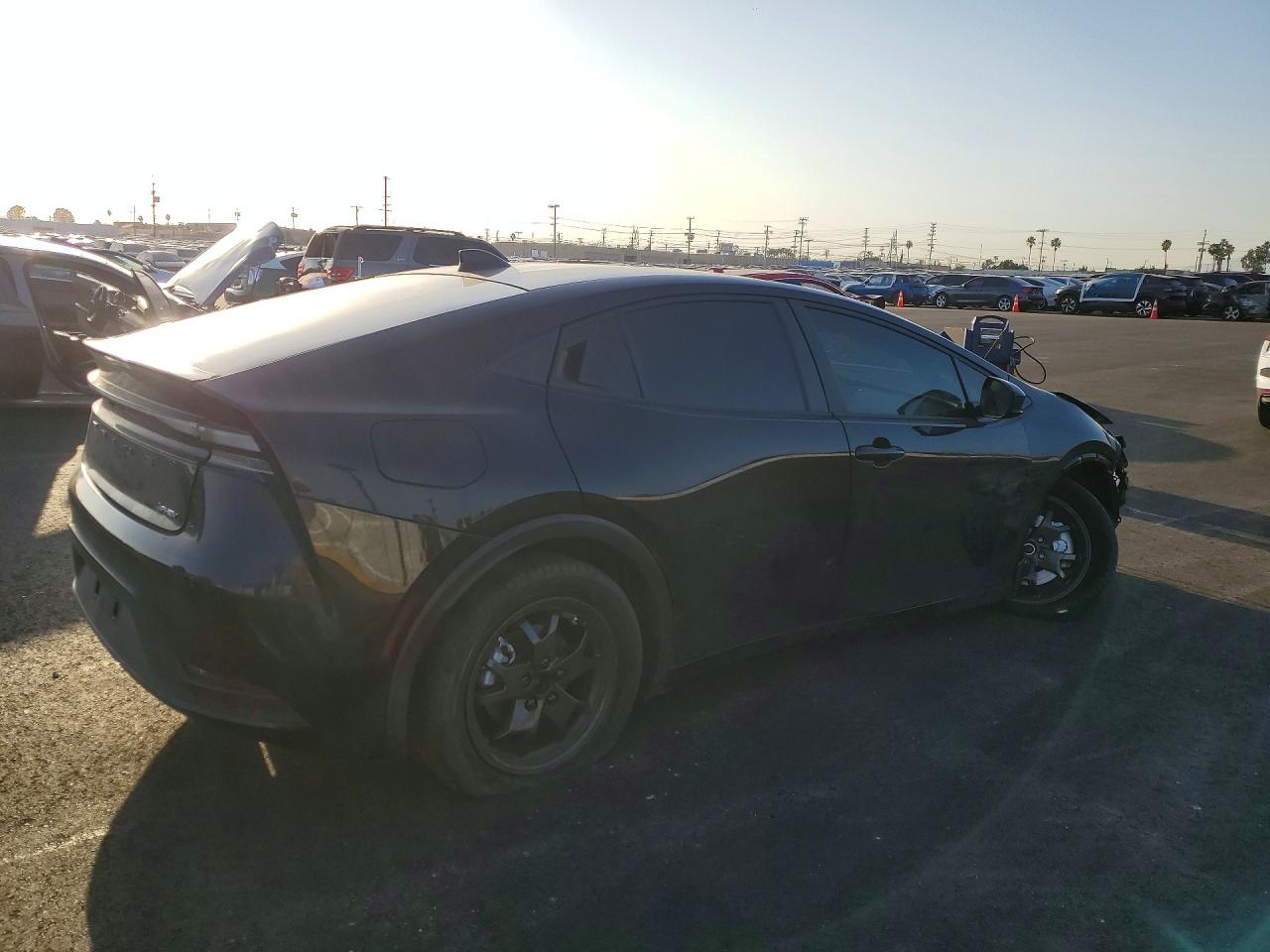 2025 TOYOTA PRIUS photo 7
